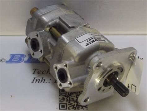 kubota mini excavator hydraulic pump|Kubota K008.